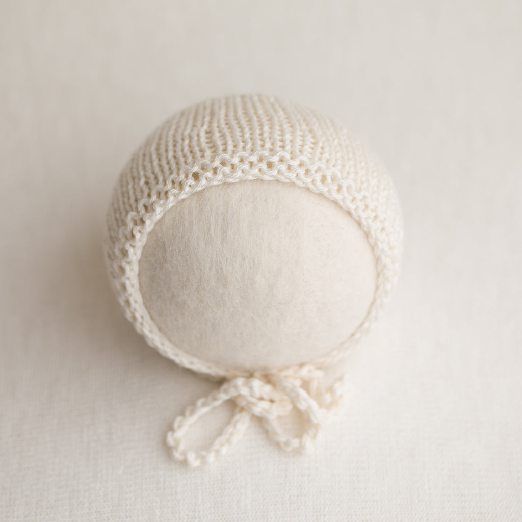 Newborn Knitted Bonnet - Ecru 7128
